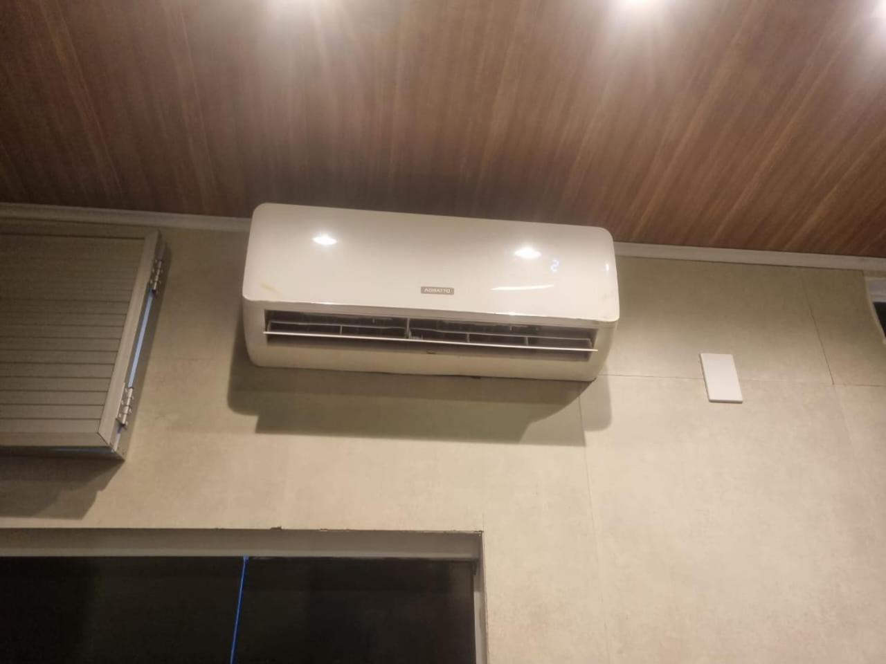 08 Kitnet Super Luxo Perto De Com Ar Apartment